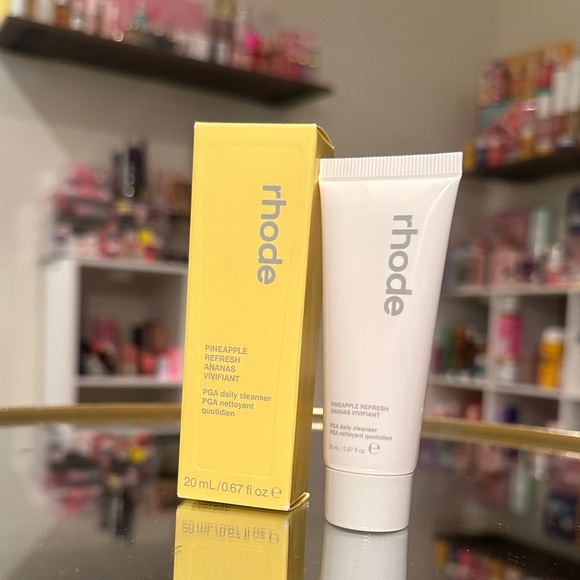 SOLD RHODE Pineapple Refresh Cleanser - Picture 3 of 4